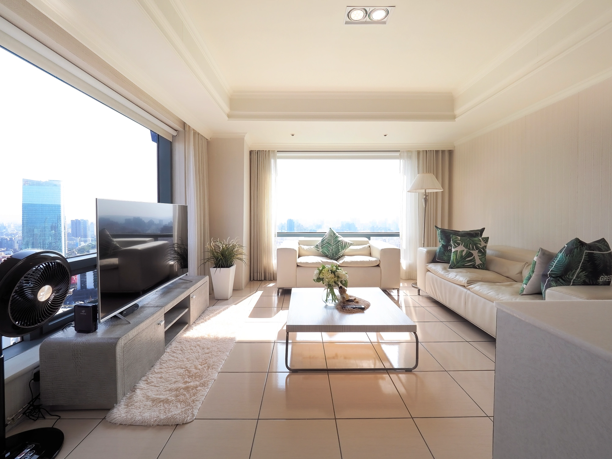 レタッチ後 明るく清潔感のある室内